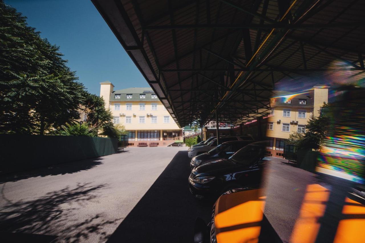 Sunrise Osh Hotel Екстериор снимка