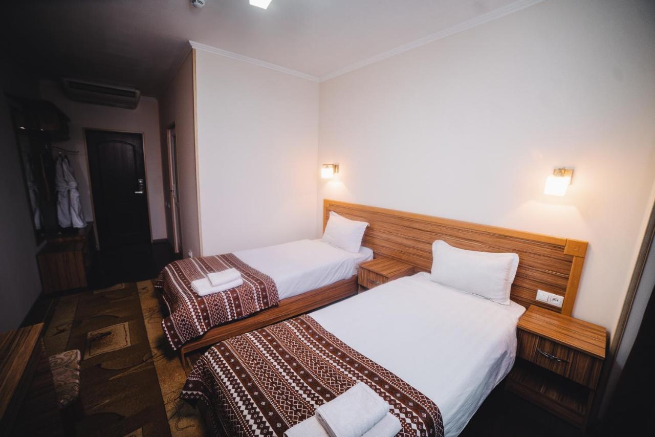 Sunrise Osh Hotel Екстериор снимка