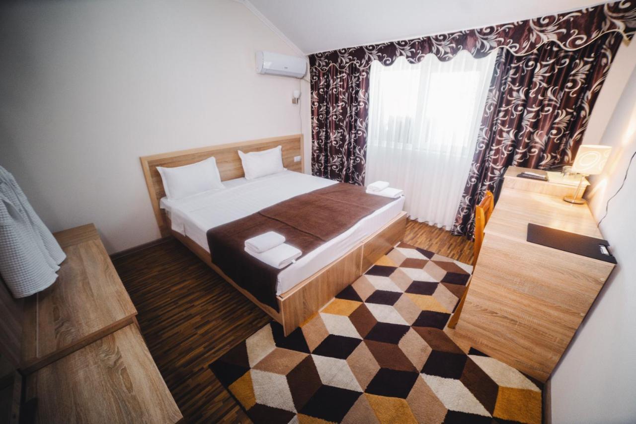 Sunrise Osh Hotel Екстериор снимка