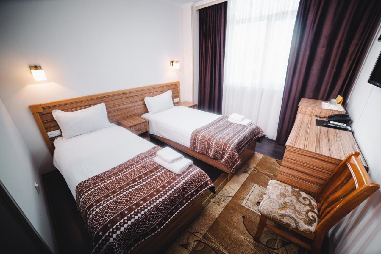 Sunrise Osh Hotel Екстериор снимка
